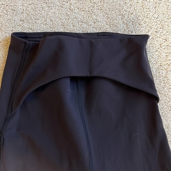 Black lululemon leggings size 2 - Picture 2 of 2